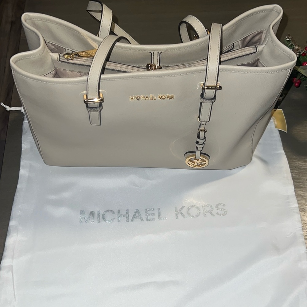 Michael Kors Jet Set Travel Large Tote